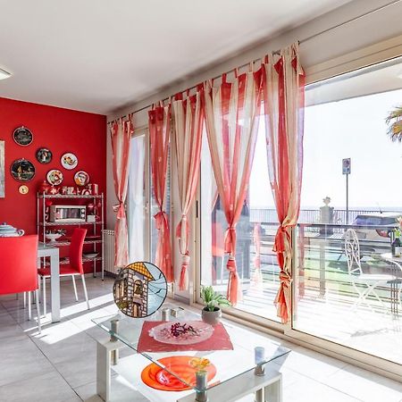 Castello Normanno Modern Sea View Apartment 阿齐·卡斯特罗 外观 照片