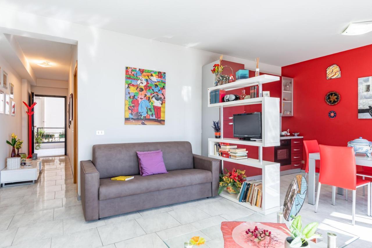 Castello Normanno Modern Sea View Apartment 阿齐·卡斯特罗 外观 照片