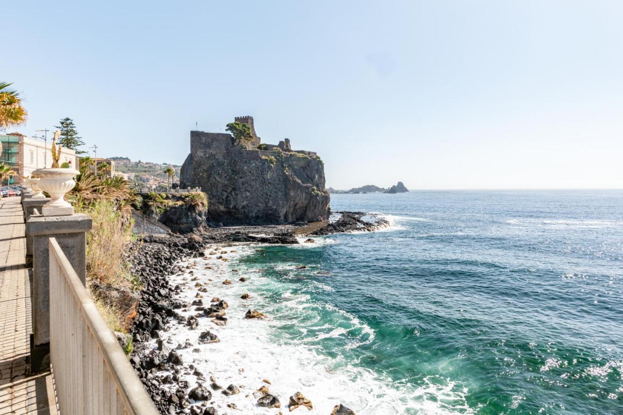 Castello Normanno Modern Sea View Apartment 阿齐·卡斯特罗 外观 照片